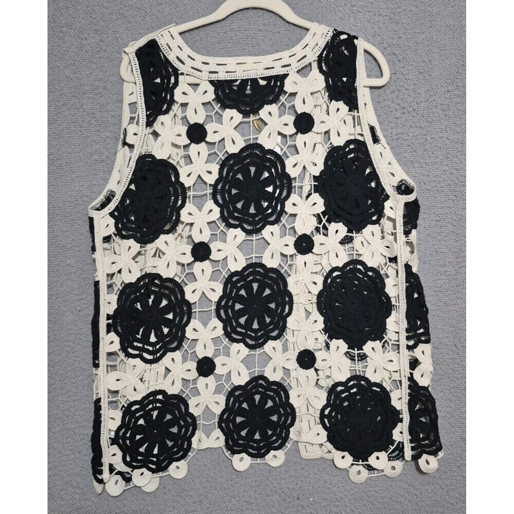 Nwt House of Harlow 1960 Women's Black White Crocheted Floral Boho Vest OS - Picture 4 of 6
